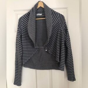 Omgirl Women’s Long Sleeved Distressed Shrug Sweater Size Small